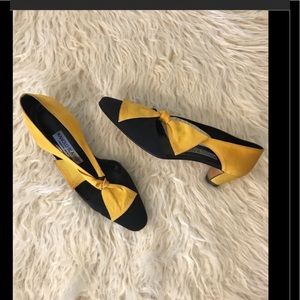 Vintage Manolo Blahnik yellow bow pumps